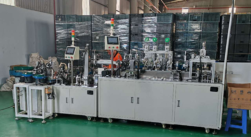 長(zhǎng)款玩具燈自動(dòng)組裝線